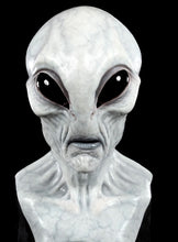 Carregar imagem no visualizador da galeria, MÁSCARA ALIEN REALISTA - 100% SILICONE