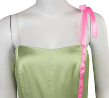 Carregar imagem no visualizador da galeria, FANTASIA BARBIE MOVIE 2023 VESTIDO VERDE