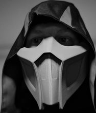 Carregar imagem no visualizador da galeria, MÁSCARA NOOB SAIBOT MORTAL KOMBAT 9 COSPLAY