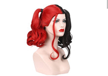 Carregar imagem no visualizador da galeria, PERUCA HARLEY QUINN ARLEQUINA PRETA E VERMELHA