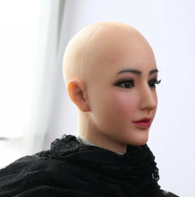 Carregar imagem no visualizador da galeria, MÁSCARA REALISTA FEMININA 100% SILICONE