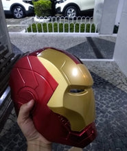 Carregar imagem no visualizador da galeria, CAPACETE MÁSCARA HOMEM DE FERRO COM LED