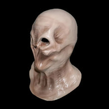 Carregar imagem no visualizador da galeria, MÁSCARA ALIEN ALIENÍGENA E.T REALISTA COSPLAY