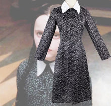 Carregar imagem no visualizador da galeria, FANTASIA WANDINHA FAMÍLIA ADDAMS ANOS 90 VESTIDO