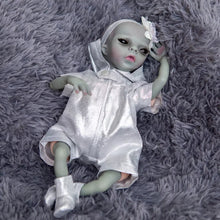 Carregar imagem no visualizador da galeria, BEBÊ ALIEN MENINA REBORN
