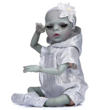 Carregar imagem no visualizador da galeria, BEBÊ ALIEN MENINA REBORN

