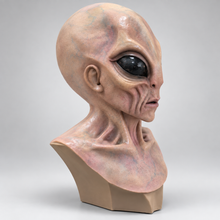Carregar imagem no visualizador da galeria, MÁSCARA ALIENÍGENA REALISTA 100% SILICONE
