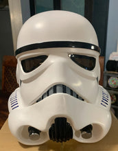 Carregar imagem no visualizador da galeria, CAPACETE STORMTROOPER PVC
