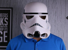 Carregar imagem no visualizador da galeria, CAPACETE STORMTROOPER PVC
