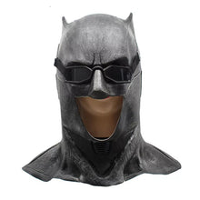 Carregar imagem no visualizador da galeria, MÁSCARA BATMAN CAVALEIRO DAS TREVAS HERÓI FESTA FANTASIA COSPLAY
